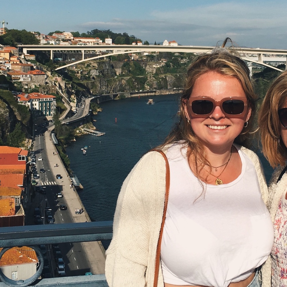 Meet your Posher, Tait